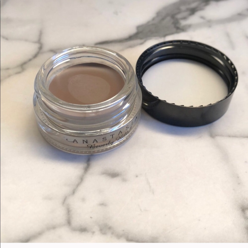 New Anastasia dip brow eyebrow pomade taupe